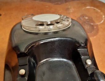 Bakelitový telefon TESLA z roku 1978 - 9