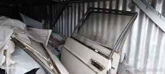 Tatra 613-1 dvere kompletne kapoty klucky prevodovky - 9