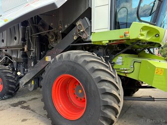 Sklízecí mlátička Claas Lexion 580 s žací lišta V750 dovezen - 9