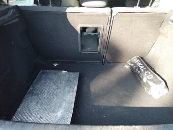 Peugeot 308 Blue HDi 1.5 96 kW - 9