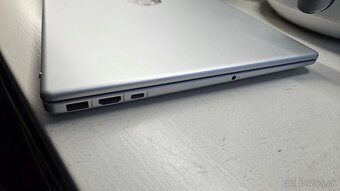 Zachovalý 15 palcový HP notebook - 9