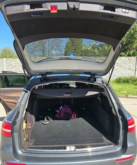 Mercedes  E220d - 9
