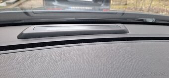 VOLVO XC60 2,4D A/6 136kw - 9