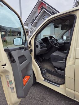 Volkswagen Transporter Caravelle 2.5TDI - 9