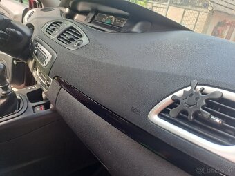 Renualt grand scenic 1.5dci 81kw 2013 - 9