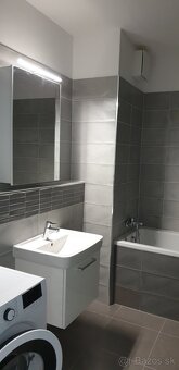 Prenájom 2izb. byt,BA - Záhorská Bystrica-Ostriežova ul. - 9