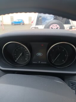 Land Rover Discovery 2.0D SD4 HSE AWD A/T - 9