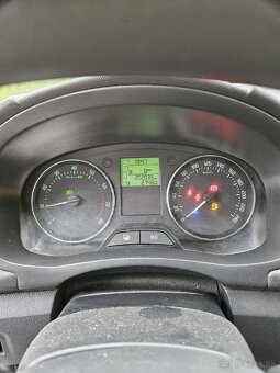 Skoda fabia 1.2 - 9