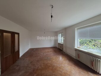 Dobré reality ponúkajú na predaj poschodový 5-izb. RD+ garáž - 9