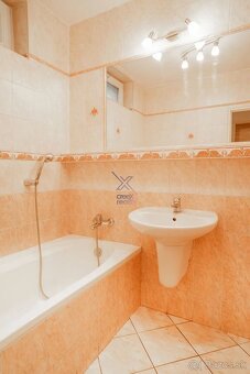 🏡 Na predaj výnimočný 8-izbový rodinný dom v Lozorne - 9