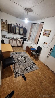 Je na predaj - 9