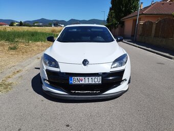 Renault Megane RS. Trophy - 9