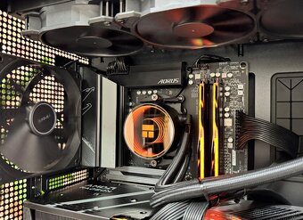 Ryzen 7 9800X3D\32GB\RX 9700XT\SSD\850W Zdroj - 9