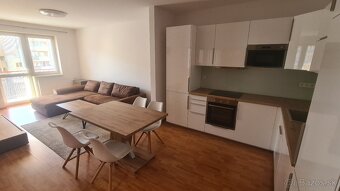 Predám 2-izbový byt v Petržalke na Šustekovej - 9