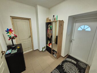 Priestranný bytový dom na predaj v obci Pohronský Ruskov - 9