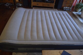 predam nafukovaciu postel INTEX - 9