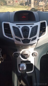 Ford Fiesta 1.6 Tdci Ghia - 9