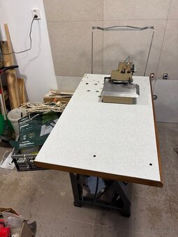 Jednoihlový šicí stroj a 5- nitný  overlock Textima - 9