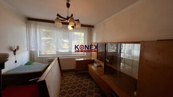 Poschodový rodinný dom v obci Pavlovce nad Uhom - 9