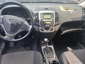 Hyundai I 30 1.6 CRDI /66kw 180 000km - 9
