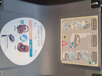 Maxi Cosi Cabriofix + zakladna Familyfix - 9