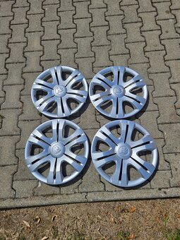 Letné pneumatiky 195/55R15 s diskmi a puklicami - 9