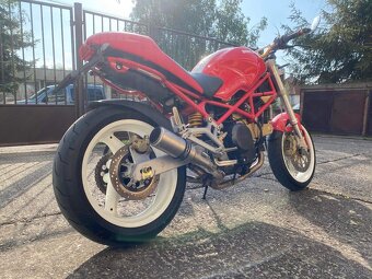 Ducati Monster 750 - 9
