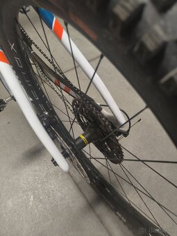 Mondraker super-foxy carbon R ( velk. L ) - 9