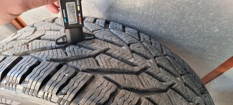 Predám zimné pneumatiky 225/45 r17na elektronoch Skoda Denom - 9