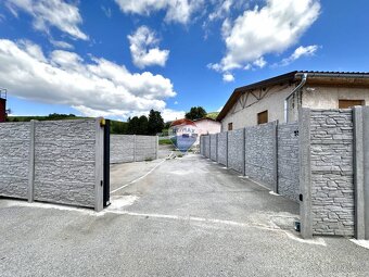 Perspektívna budova s pozemkom 2348m2, pri Hanušovciach nad  - 9