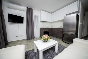 Vila s bazénom, posilňovňou 35 metrov od mora v Chorvátsku - 9