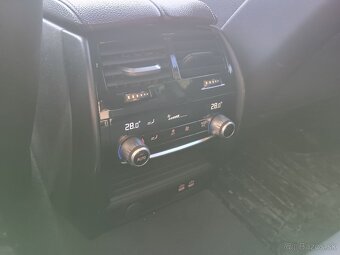 Predám BMW 520xd M line paket - 9