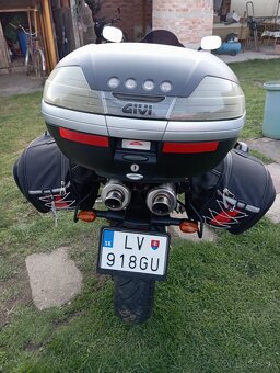 YAMAHA FAZER 600 - 9