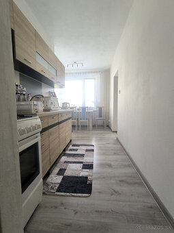 REZERVOVANÉ ZREKONŠTRUOVANÝ ZARIADENÝ VEĽKÝ /64,11M2/ STRED - 9