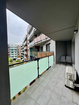 Prenájom veľký 2 izbový byt, novostavba, garážové státie - 9