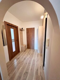 3-izbový byt s 2 loggiami v Handlovej na PREDAJ - 9