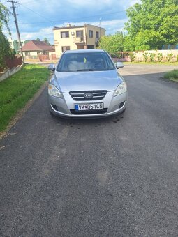 Predám kia ceed 1.6 crdi rok 2008 - 9