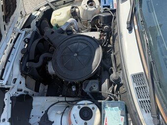 BMW e30 316 ročník 1987 - 9