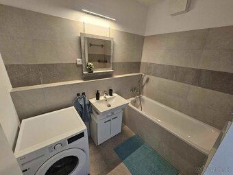 krásny slnečný 2 izbový byt v novostavbe - 9