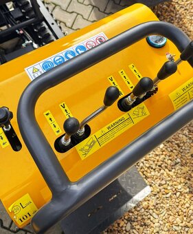 Pásový dumper 500 kg – zvedací korba, motor B & S - 9