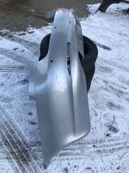 ŠKODA OCTAVIA 2 COMBI 09-13 ZADNÝ NARAZNIK S OTVORMI PDC - 9