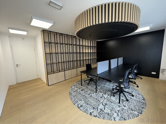 Prenájom rožného obchodno-skladového priestoru 421 m² s kanc - 9