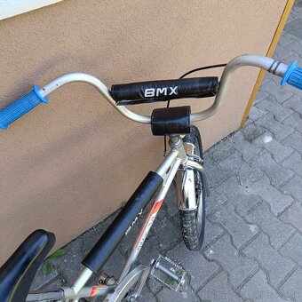 Starý bicykel BMX - 9
