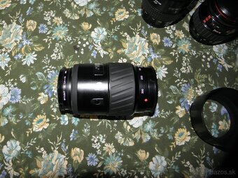 Sony Alpha A100 s objektivmi a prislusenstvom - 9