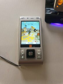 Sony Ericsson C905, W300i - 9