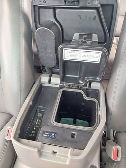 Toyota Land Cruiser 100 - 9