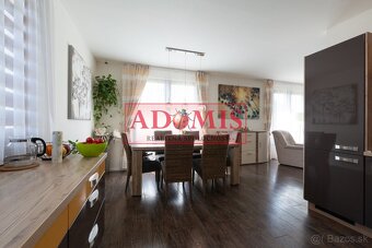 predám 8-izbový priestraný rodinný dom, úžitková plocha 473 - 9