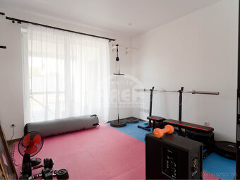 Krásna novostavba rodinného domu v malebnej obci Klokočov - 9