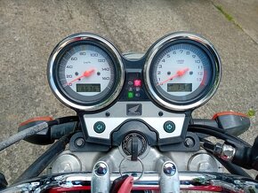 Honda VTR 250 - 9