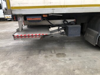 Chladiarenské auto Scania P 230 - 9